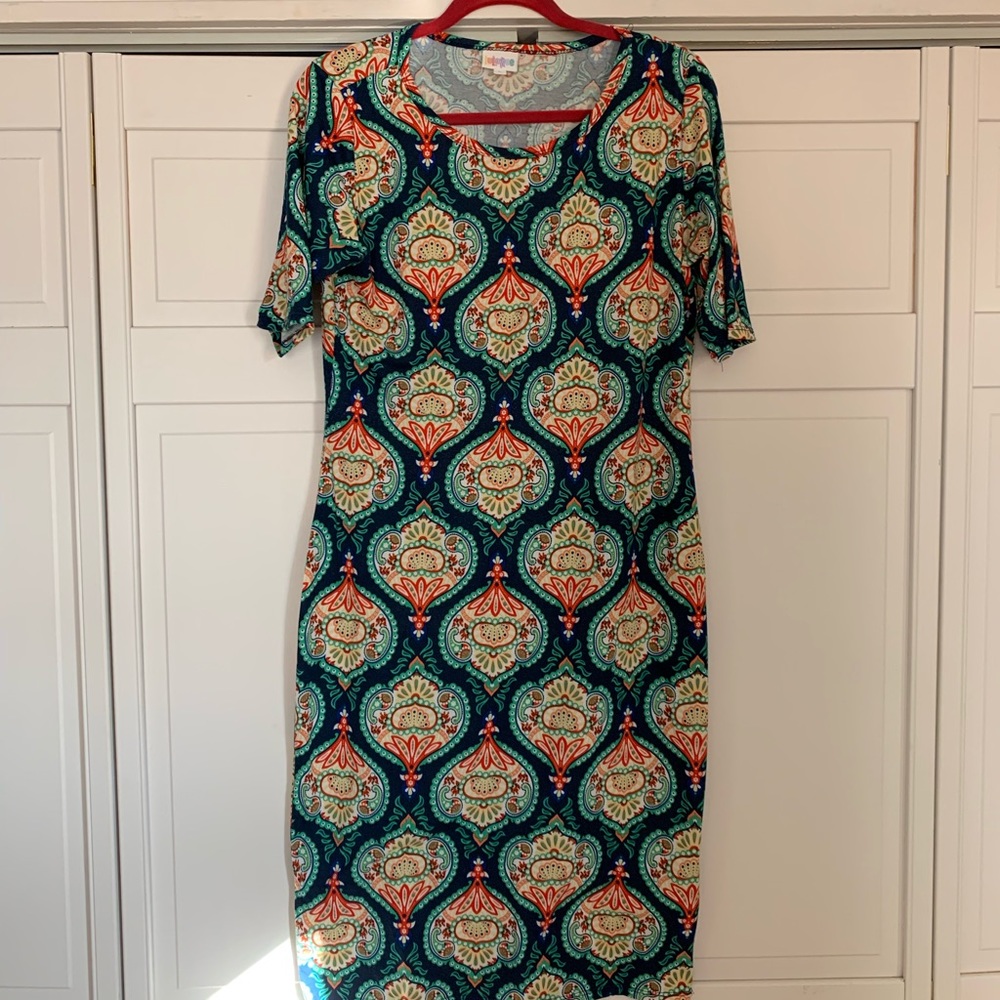 LuLaRoe Julia in great paisley print